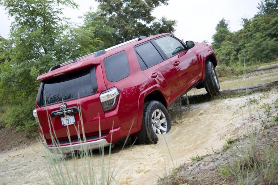  Toyota 4Runner 2014 года  (фото 43 из 55)